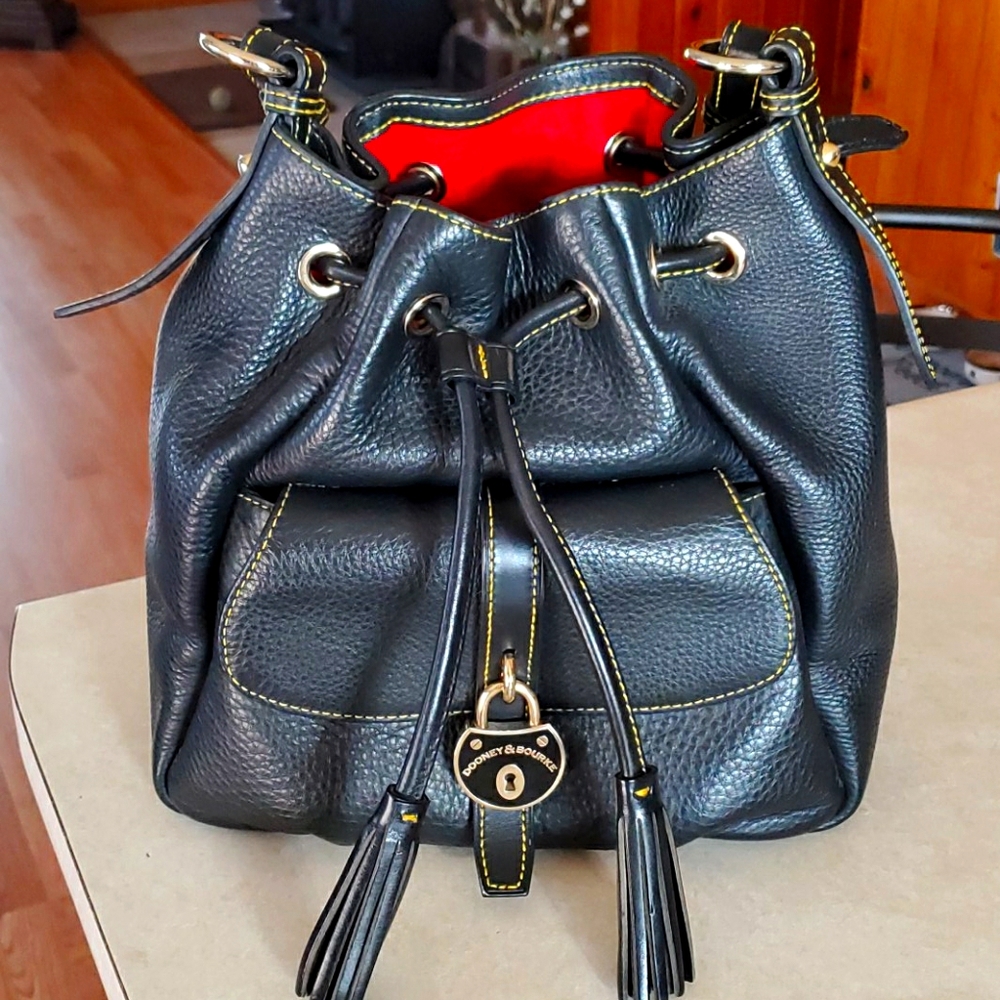 Women’s Authentic Dooney Bourke Hobo shoulder bag
